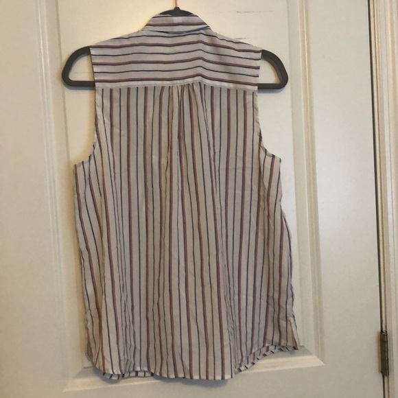 Sleeveless blouse with buttons and tie neck - Picture 4 of 5